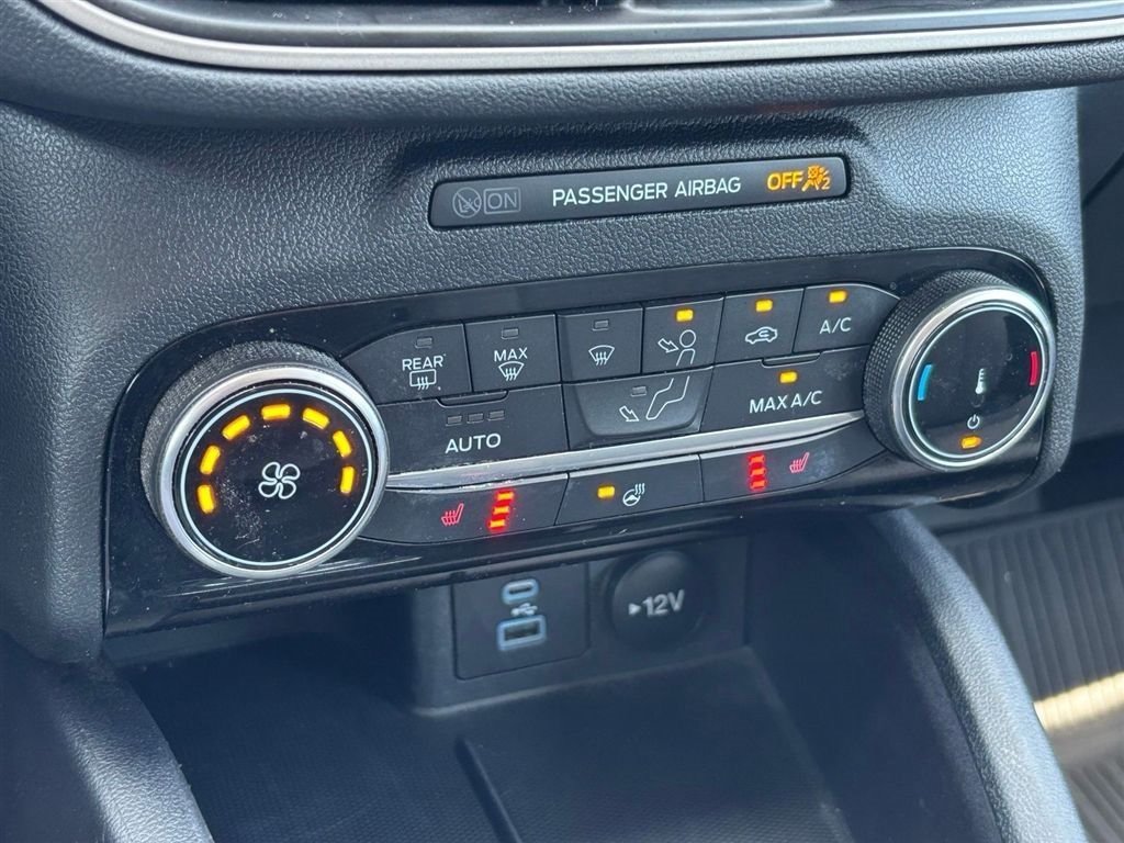 Used 2022 Ford Escape SE w/ Cold Weather Package FWD image 20