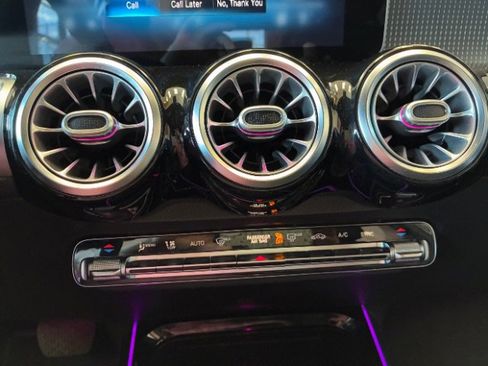 Used 2021 Mercedes-Benz GLB 250 GLB 250 image 14