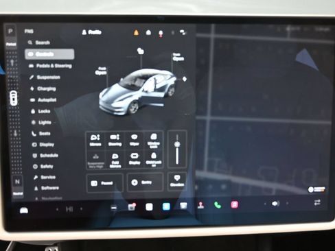 Used 2022 Tesla Model S AWD/4WD image 25