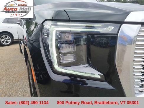 Used 2021 GMC Yukon XL Denali w/ Denali Premium Package AWD/4WD image 35