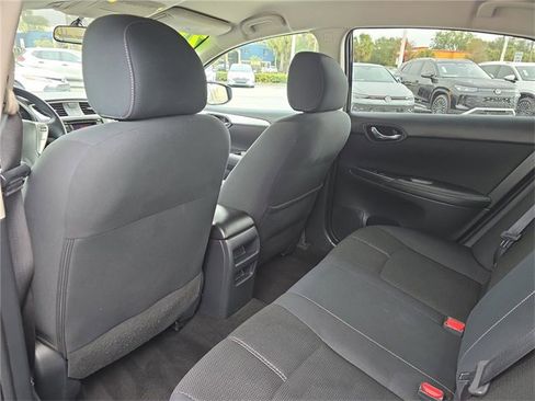 Used 2017 Nissan Sentra S image 9