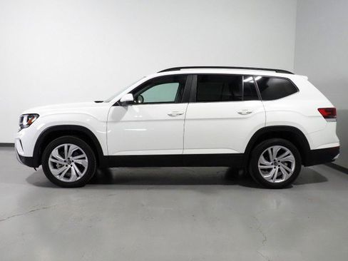 Used 2023 Volkswagen Atlas SE w/ Technology Package image 8