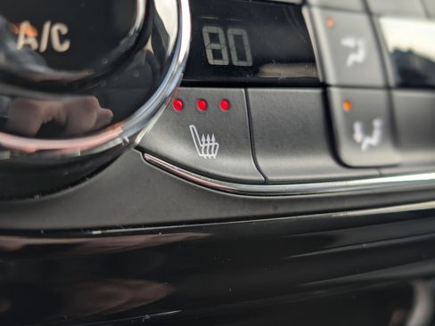 Certified 2024 Chevrolet Trax LT w/ Driver Confidence Package image 4