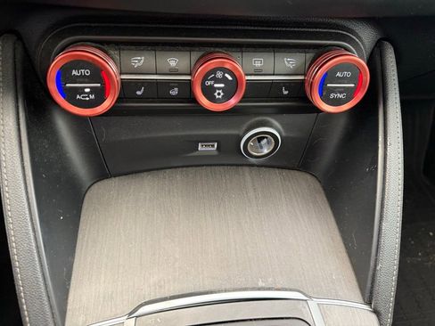 Used 2018 Alfa Romeo Stelvio Ti image 20