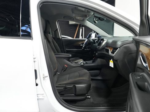 Used 2020 GMC Terrain SLE w/ LPO, Floor Liner Package AWD/4WD image 33