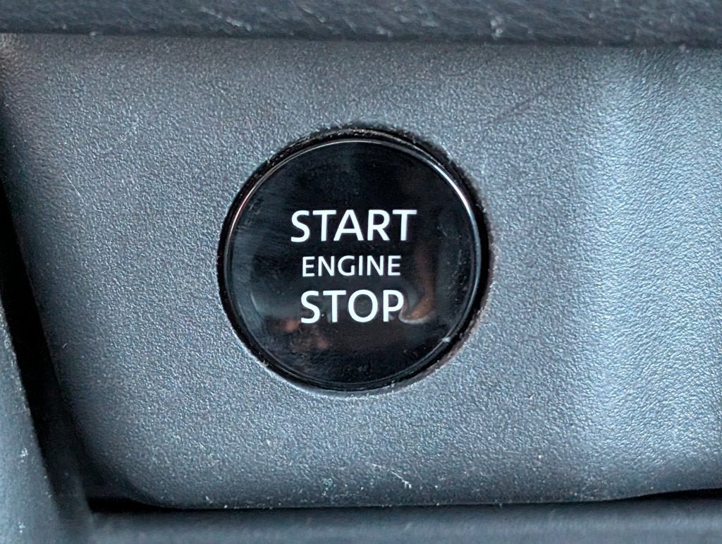 Used 2024 Nissan Rogue S AWD/4WD image 18