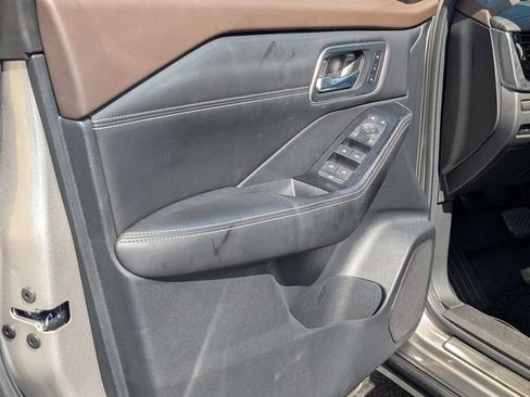 Used 2023 Nissan Rogue Platinum w/ Platinum Premium Package FWD image 14