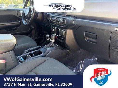 Used 2021 Jeep Gladiator Sport image 10