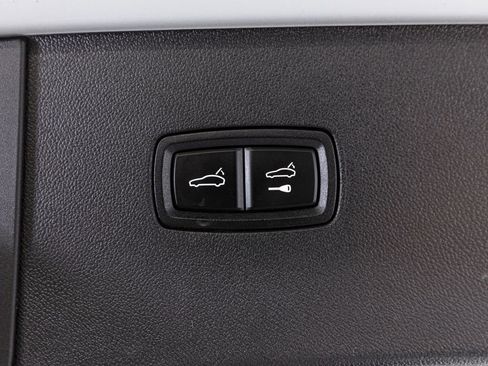 Used 2024 Porsche Cayenne S AWD/4WD image 31