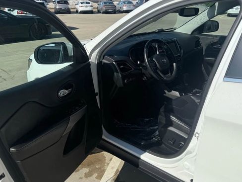 Used 2019 Jeep Cherokee Limited w/ Technology Group image 8