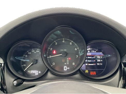 Used 2024 Porsche Macan Turbo AWD/4WD image 41