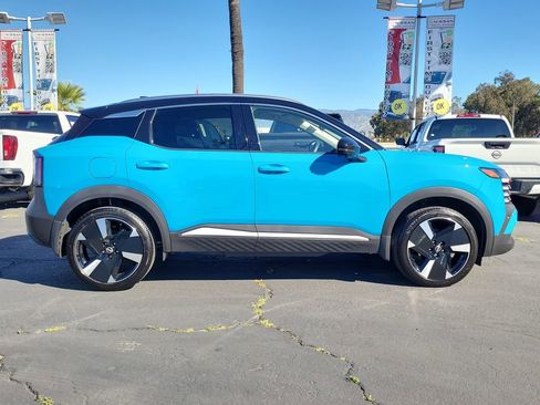 Used 2025 Nissan Kicks SR AWD/4WD image 32