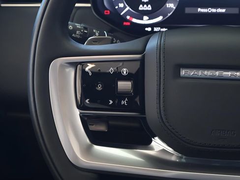 New 2025 Land Rover Range Rover SE AWD/4WD image 17
