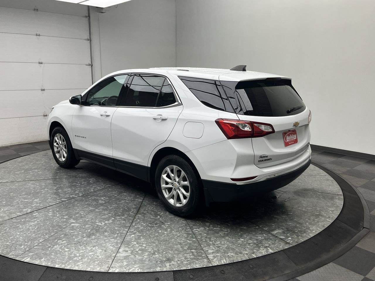Used 2018 Chevrolet Equinox LT AWD/4WD image 2