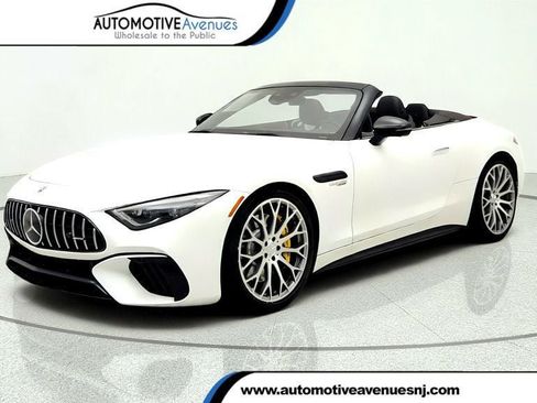 Used 2022 Mercedes-Benz SL 55 AMG 4MATIC w/ Driver Assistance Package image 1