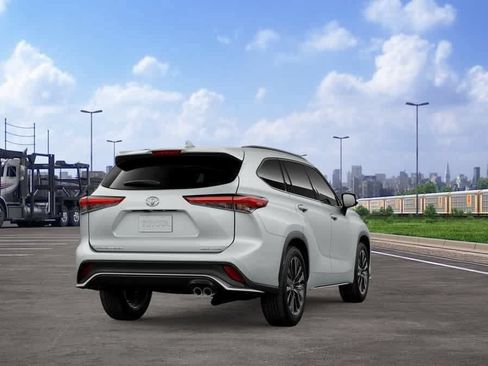 New 2026 Toyota Highlander XSE AWD/4WD image 9