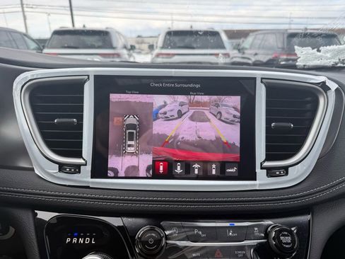 New 2026 Chrysler Pacifica Select AWD/4WD image 20