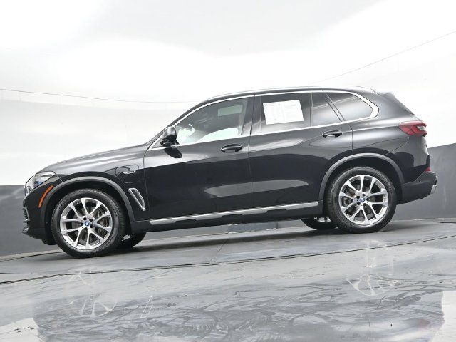 Used 2022 BMW X5 xDrive45e w/ Executive Package AWD/4WD image 42