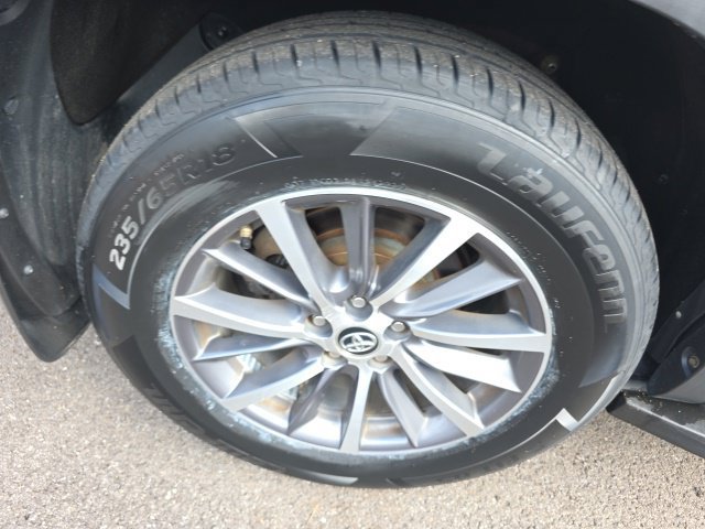 Used 2019 Toyota Highlander XLE AWD/4WD image 34
