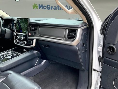Used 2024 Ford Expedition XLT AWD/4WD image 30