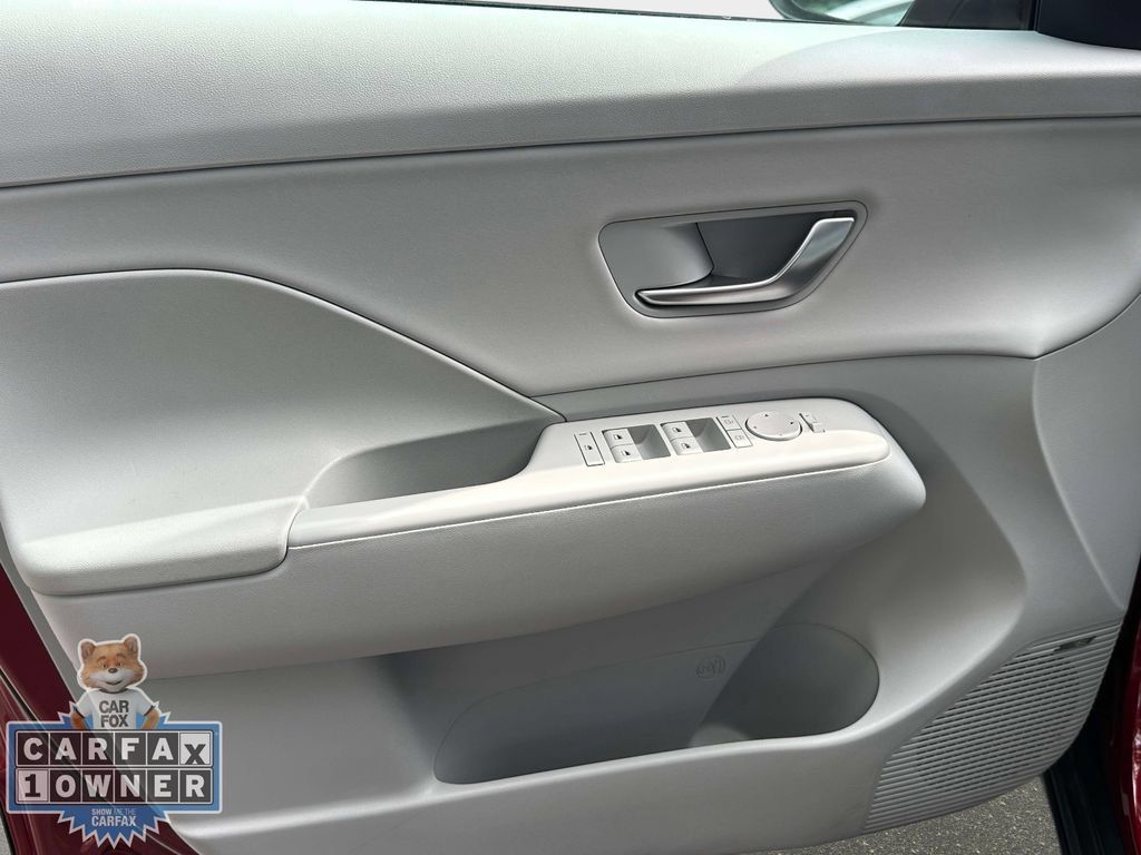 Used 2025 Hyundai Kona Limited AWD/4WD image 18