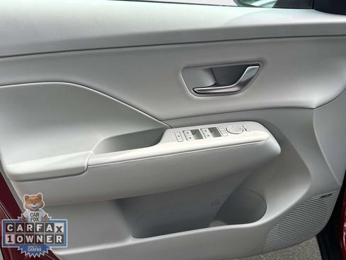 Used 2025 Hyundai Kona Limited AWD/4WD image 18