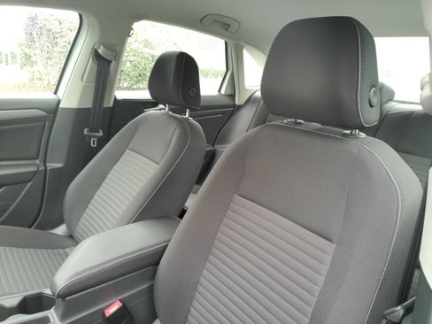 Used 2023 Volkswagen Jetta S FWD image 11