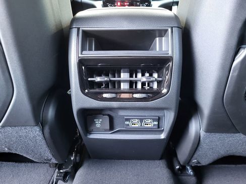 New 2025 Jeep Grand Cherokee Laredo w/ Luxury Tech Group I image 24