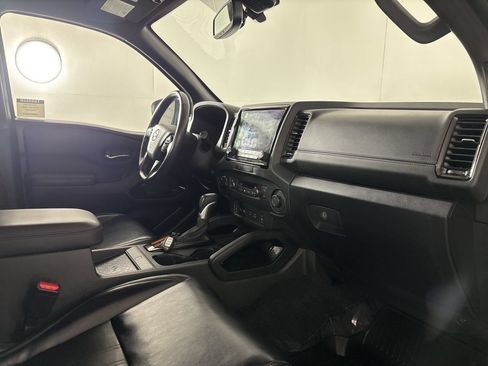 Used 2022 Nissan Frontier PRO-4X w/ Pro-4X Premium Package AWD/4WD image 32