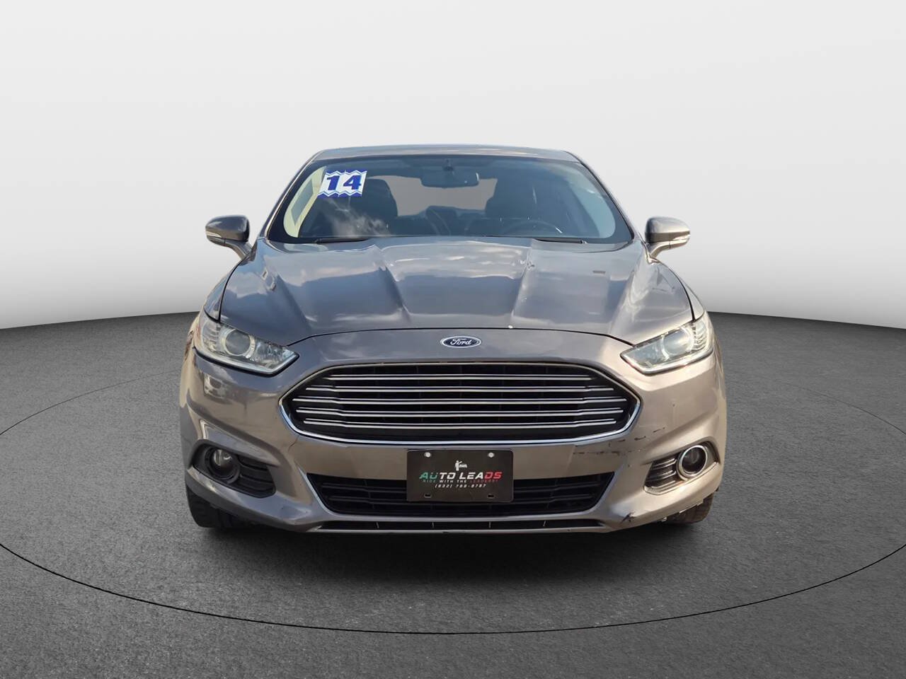 Used 2014 Ford Fusion SE w/ Equipment Group 202A FWD image 3