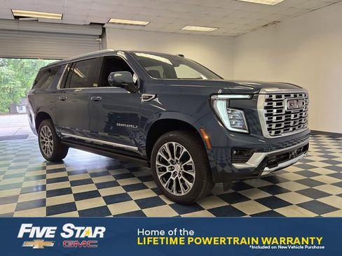 New 2026 GMC Yukon XL Denali w/ Denali Reserve Package AWD/4WD image 1