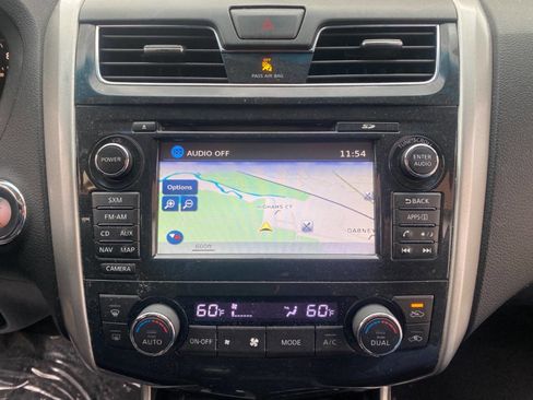 Used 2015 Nissan Altima 2.5 SV w/ Convenience Package image 10