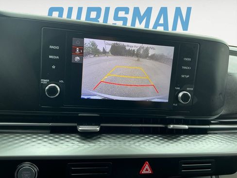 Used 2023 Kia Carnival LX image 19