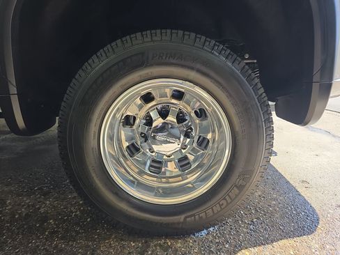 New 2026 GMC Sierra 3500 Denali w/ Denali Reserve Package AWD/4WD image 35