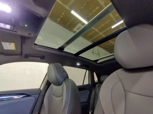 New 2026 Volkswagen Tiguan SE R-Line AWD/4WD image 23