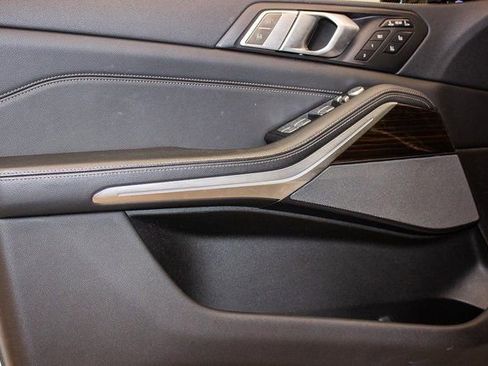 Used 2019 BMW X7 xDrive50i w/ Executive Package image 25