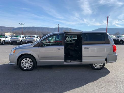 Used 2017 Dodge Grand Caravan SE w/ Power Window Group image 21