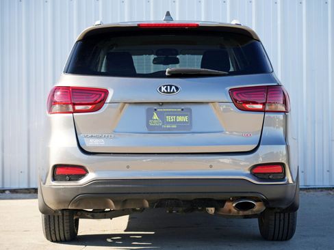 Used 2019 Kia Sorento LX w/ LX Convenience Package image 10