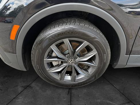 Used 2023 Volkswagen Tiguan SE FWD image 9