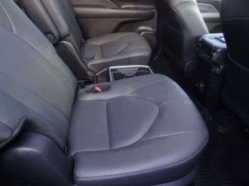 Used 2025 Toyota Grand Highlander AWD image 20