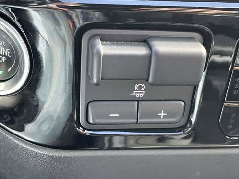 Used 2023 Chevrolet Silverado 1500 ZR2 w/ Technology Package image 23