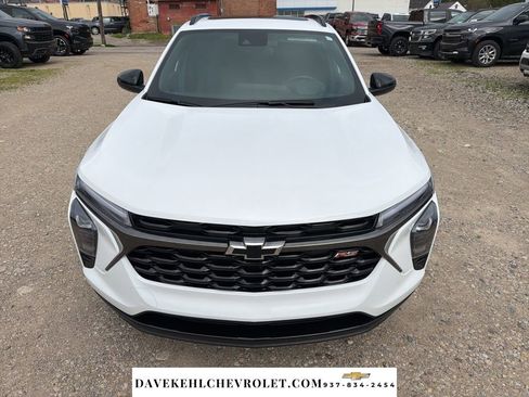 Used 2024 Chevrolet Trax RS w/ Sunroof Package image 8