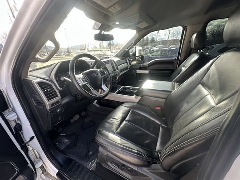 Used 2020 Ford F250 Lariat w/ Lariat Value Package image 4