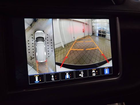Used 2024 GMC Yukon XL Denali AWD/4WD image 54