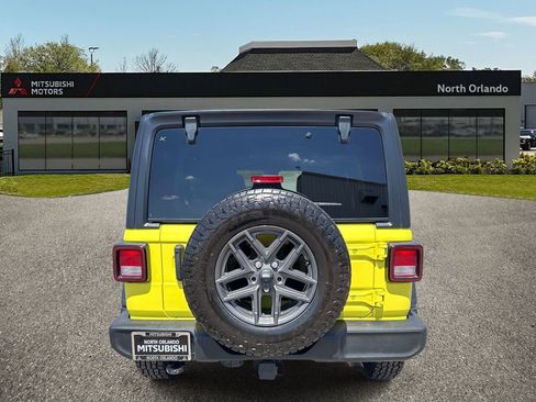 Used 2024 Jeep Wrangler Unlimited Sport AWD/4WD image 4
