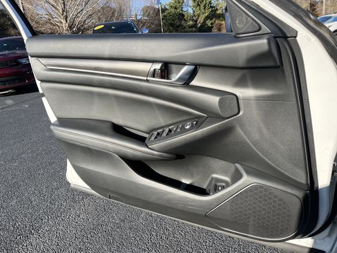 Used 2019 Honda Accord Sport image 14