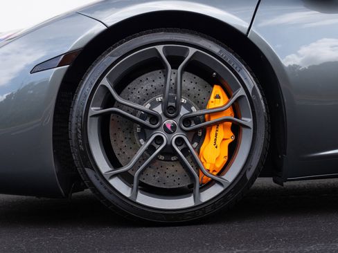 Used 2012 McLaren MP4-12C Coupe RWD image 18