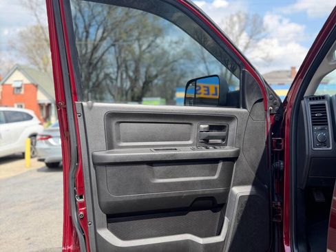 Used 2018 RAM 2500 Tradesman w/ Chrome Appearance Group image 9