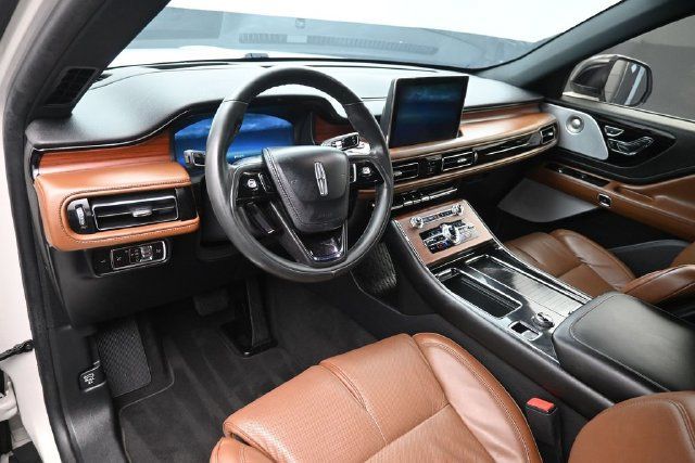 Used 2023 Lincoln Aviator Reserve w/ Equipment Group 201A RWD image 13