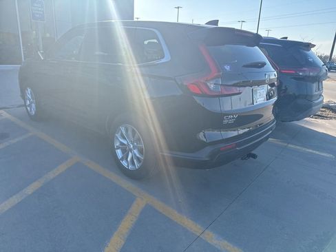 Used 2025 Honda CR-V EX-L image 5